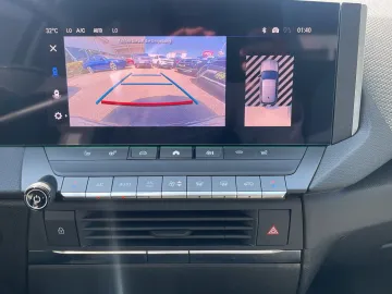 Car image 26