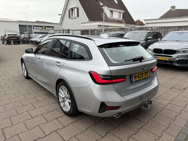 BMW 320i Touring 135 kW image number 2