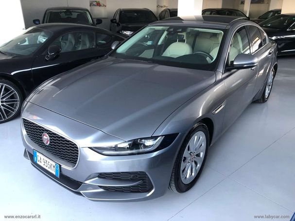 Jaguar XE 132 kW image number 17