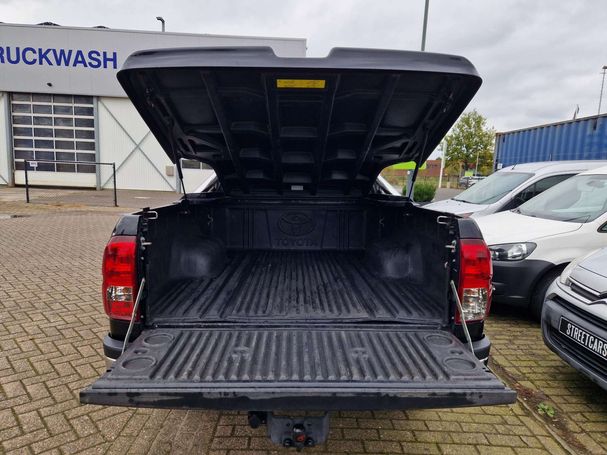 Toyota Hilux D Cab 2.4 4D Professional 110 kW image number 6