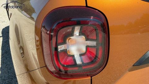 Car image 25
