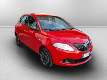 Car image 2
