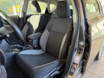 Car image 29