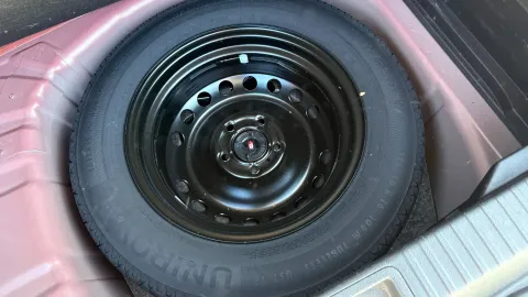 Car image 33