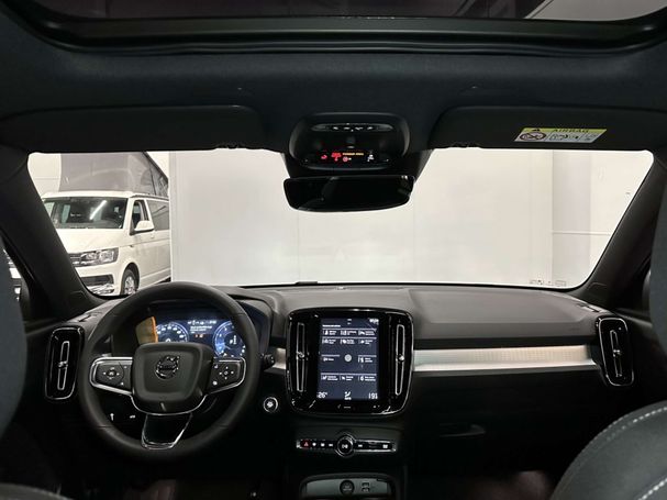 Volvo XC40 T2 Core 95 kW image number 15