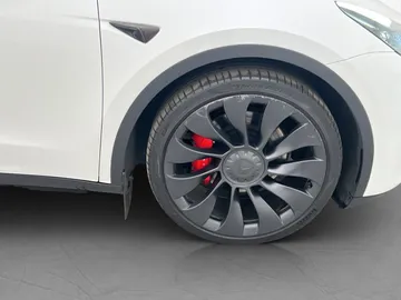 Car image 35