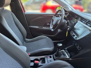 Car image 16