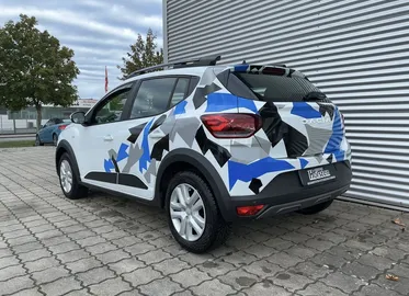 Car image 22