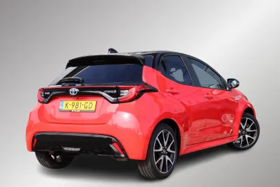 Car image 4