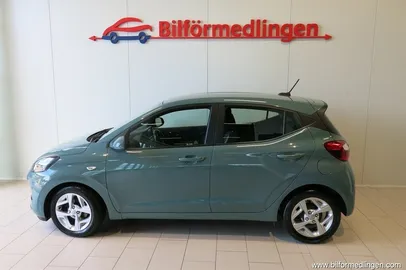Car image 4