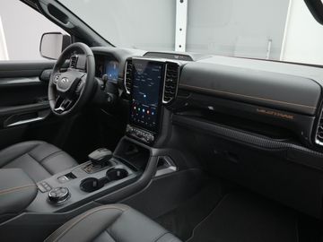 Car image 32