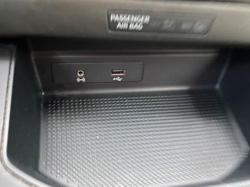 Car image 28