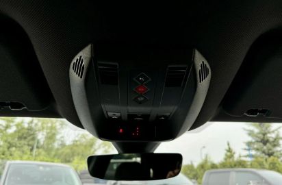 Car image 38