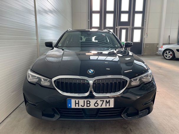 BMW 320d Touring xDrive Sport Line 140 kW image number 3