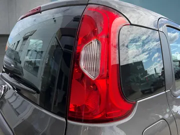 Car image 23