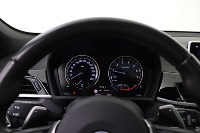 Car image 37