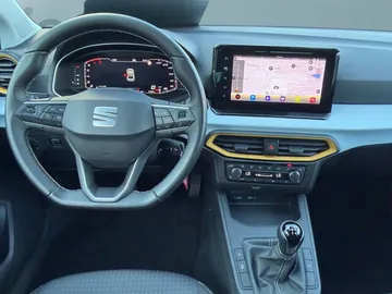 Car image 16