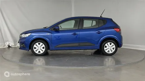 Car image 4