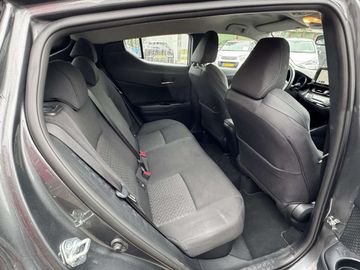 Car image 16