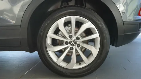 Car image 35