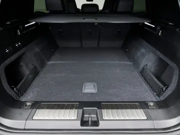 Car image 34