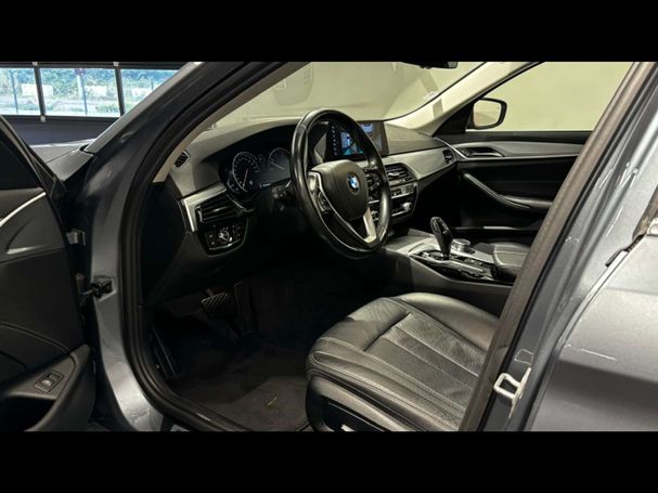 BMW 530d Touring xDrive 198 kW image number 4