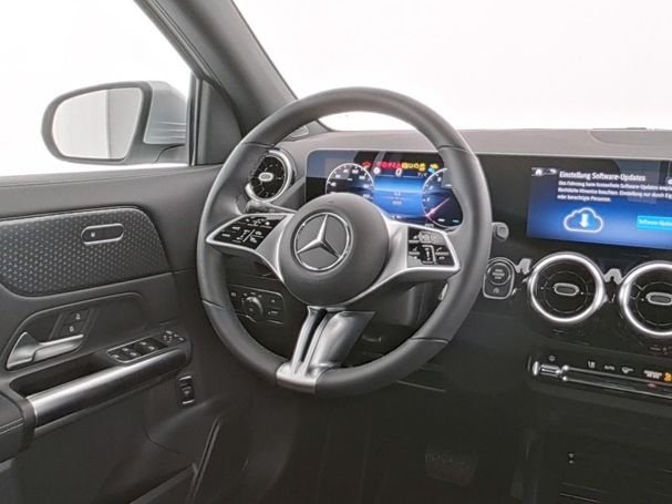 Mercedes-Benz GLA 200 120 kW image number 4