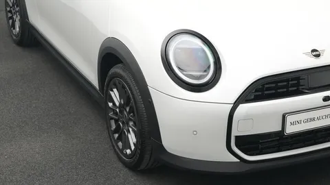 Car image 22