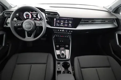 Car image 30