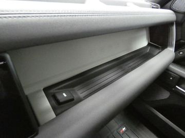 Car image 37