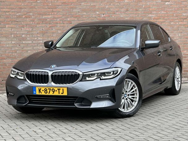 BMW 320i 135 kW image number 1