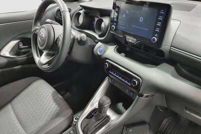 Car image 15