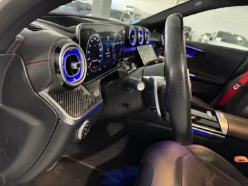 Car image 43