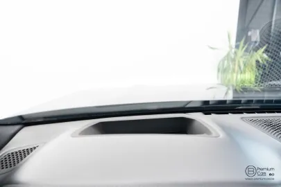 Car image 47
