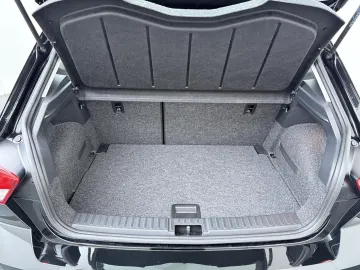 Car image 34