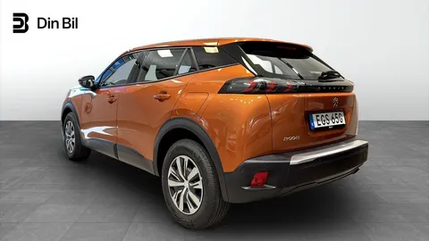 Car image 5