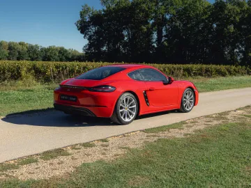 Car image 2