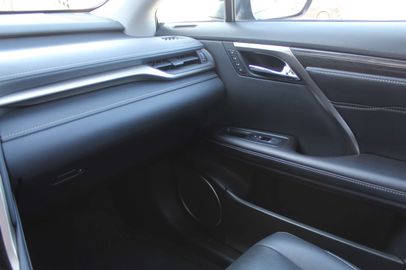 Car image 36