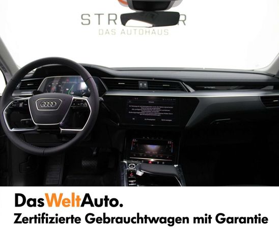 Audi Q8 55 quattro e-tron Business 250 kW image number 3