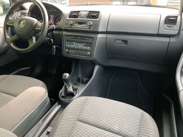 Car image 16