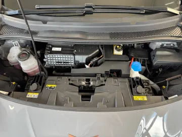Car image 35