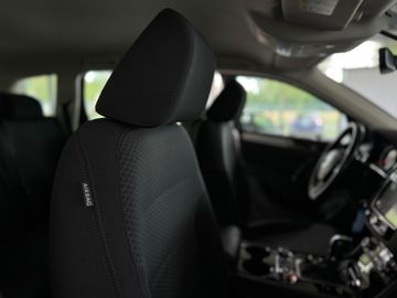 Car image 31