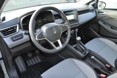 Car image 10