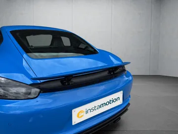 Car image 25