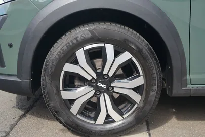 Car image 28