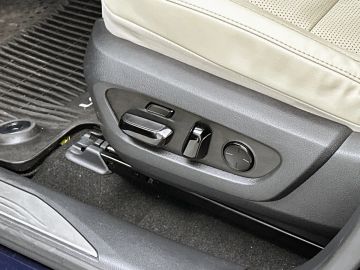 Car image 50
