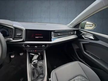 Car image 24