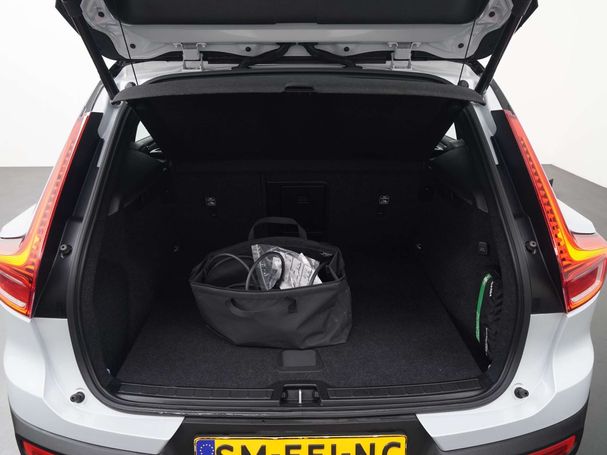 Volvo XC40 T4 155 kW image number 22