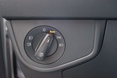 Car image 37