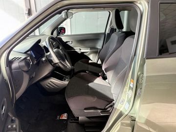 Car image 15